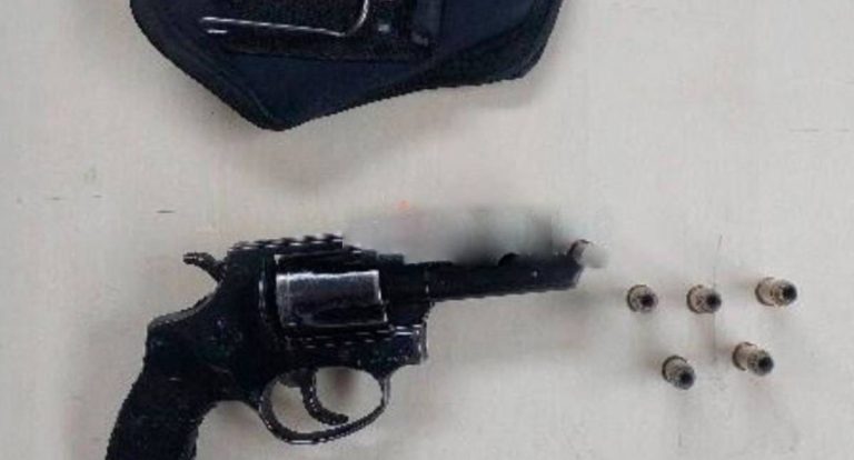 Homem é preso armado durante cortejo fúnebre em Ji-Paraná