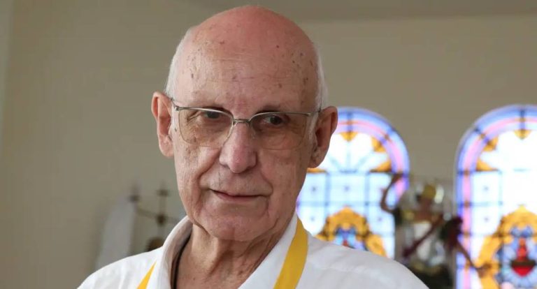 Igreja determina que padre Júlio Lancellotti suspenda transmissão de missas online