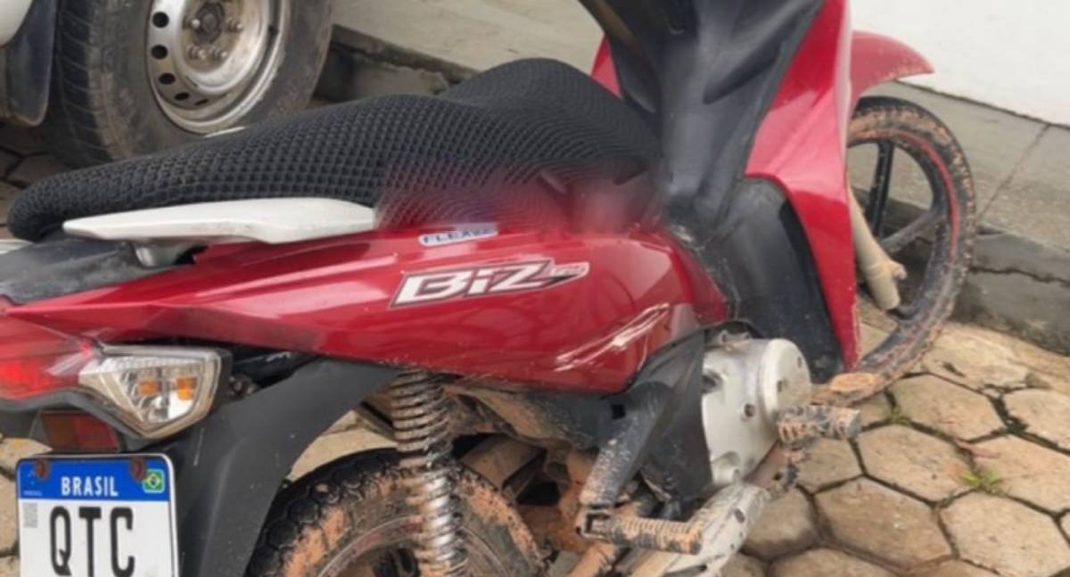Ji-Paraná: PM apreende drogas e motocicleta com restrição