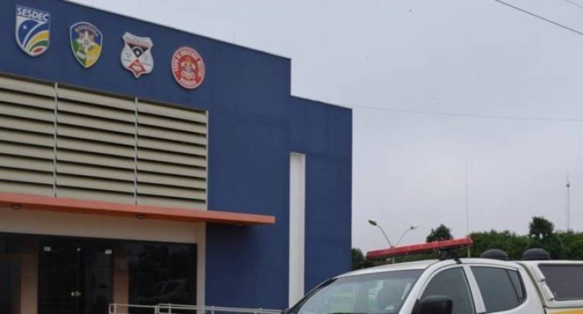 Ladrão armado rouba revólver de vigilante em Ciretran