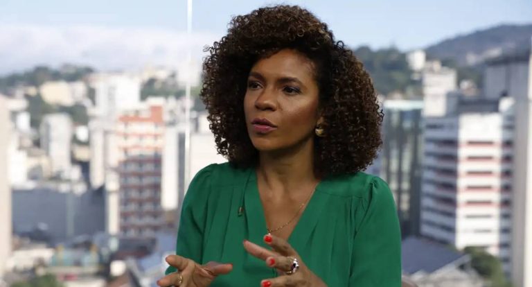 Luciana Barreto, da TV Brasil, está entre os 100 negros mais influentes de países lusófonos