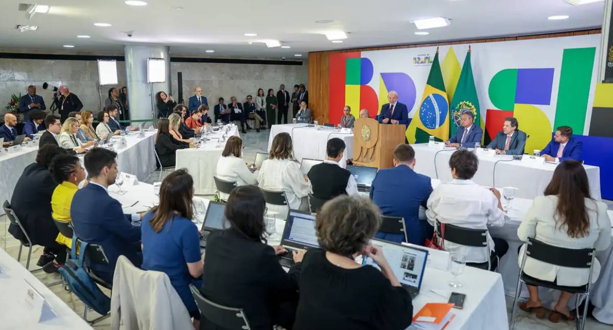 Lula afirma que vai vetar projeto de lei da dosimetria