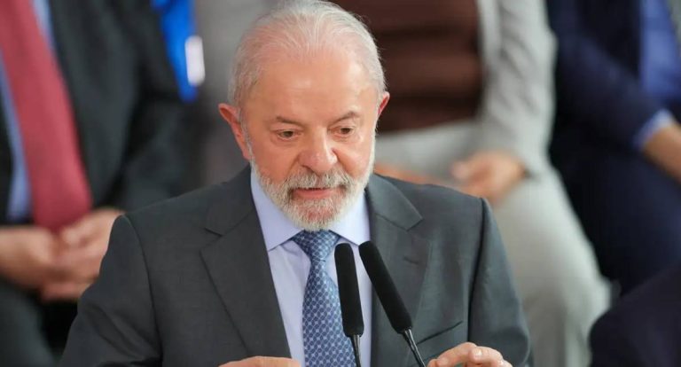 Lula diz que indicação de Messias ao STF não deve ser problema político