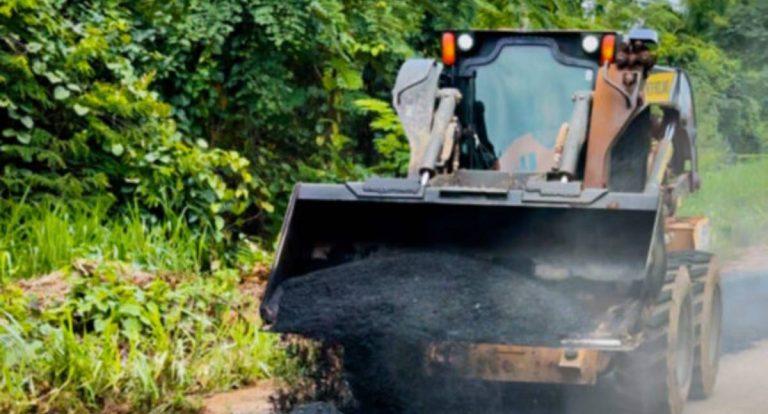 Manutenção asfáltica na RO-205 melhora 66 km de rodovia entre Cujubim e a BR-364