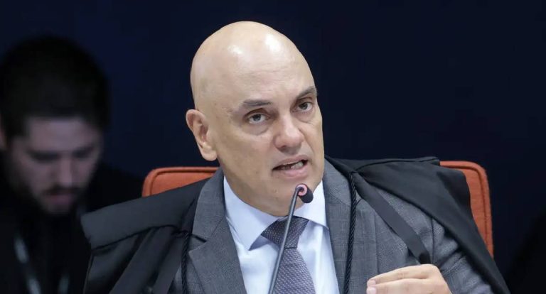 Moraes autoriza visitas de filhos a Bolsonaro durante internação