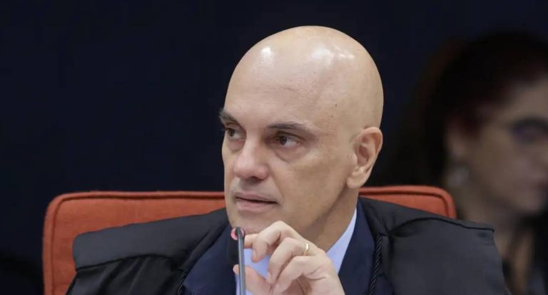 Moraes vota pela condenação de cinco réus da trama golpista e absolve um