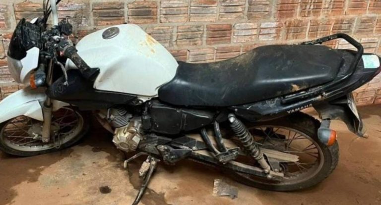 Motocicleta furtada é localizada abandonada após denúncia no Setor 19