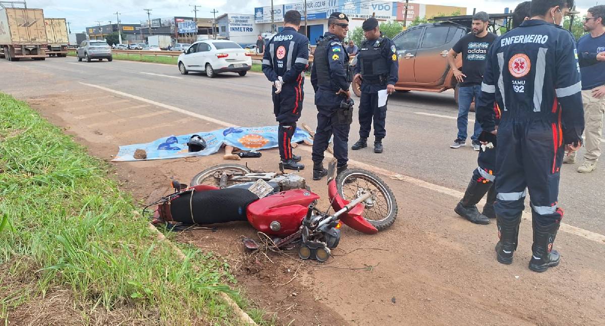 Motociclista morre após ser atropelado por carreta na BR-364, em Porto Velho