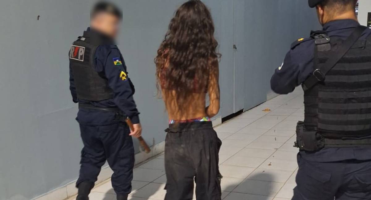 Mulher armada com machadinha é presa após roubo na zona sul