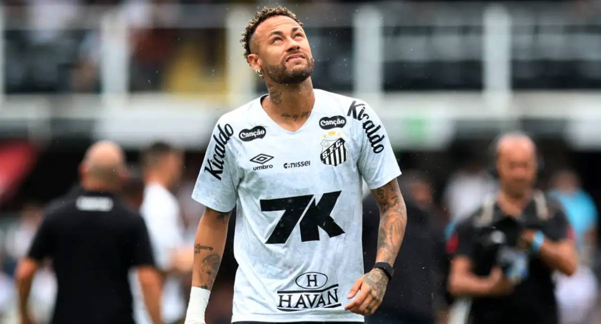 Neymar passará por cirurgia no joelho a sete meses da Copa do Mundo