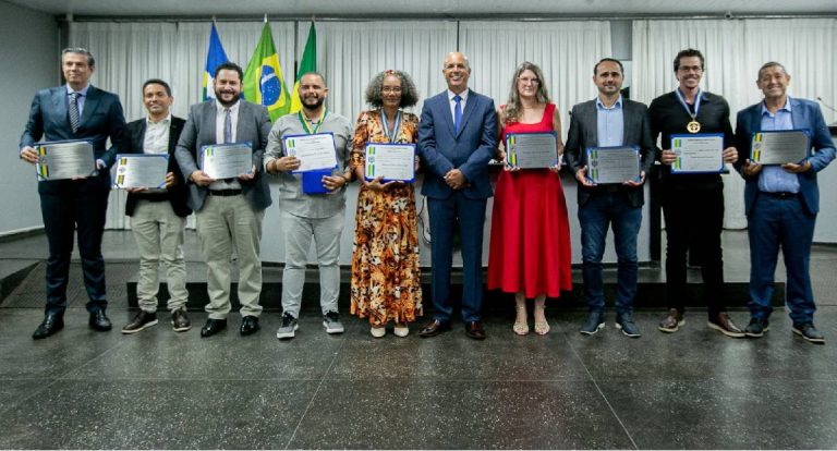 Nove personalidades de Rolim de Moura recebem honrarias da Alero em sessão solene