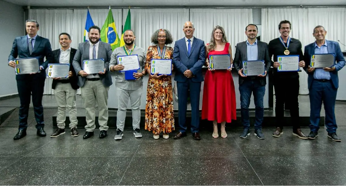 Nove personalidades de Rolim de Moura recebem honrarias da Alero em sessão solene