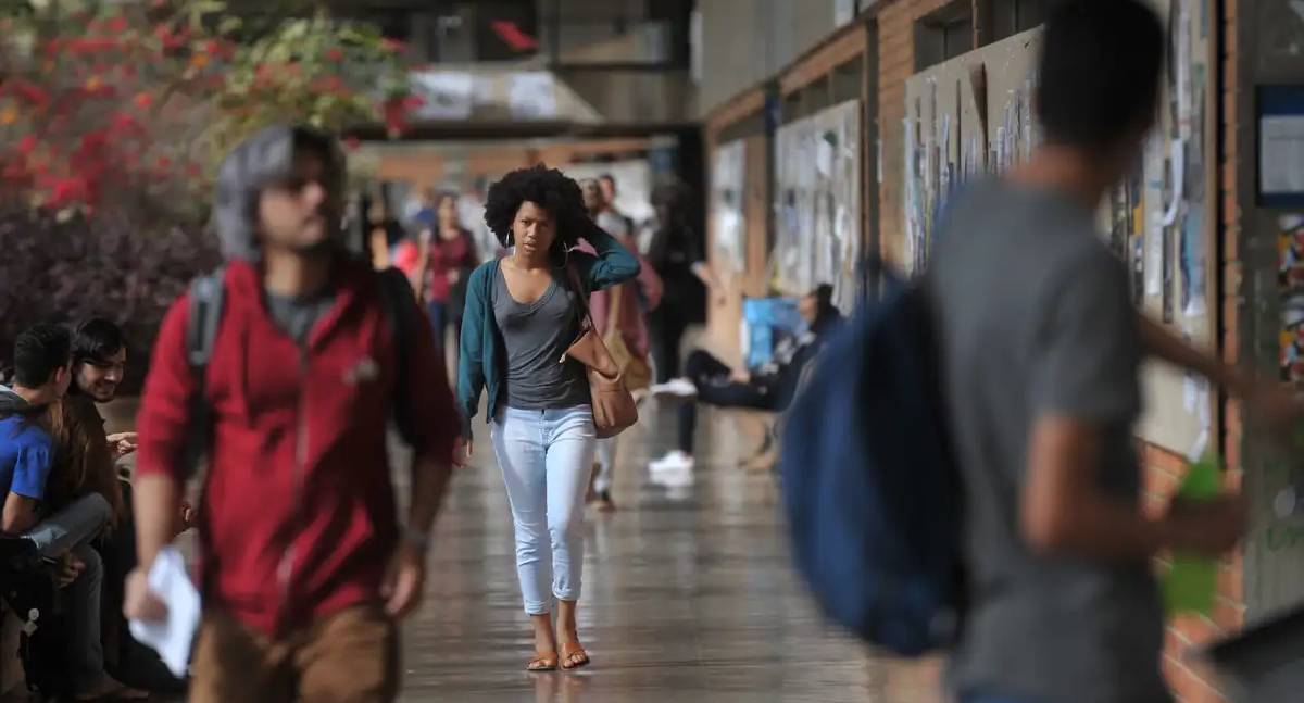 Orçamento 2026 prevê corte de R$ 488 milhões para universidades