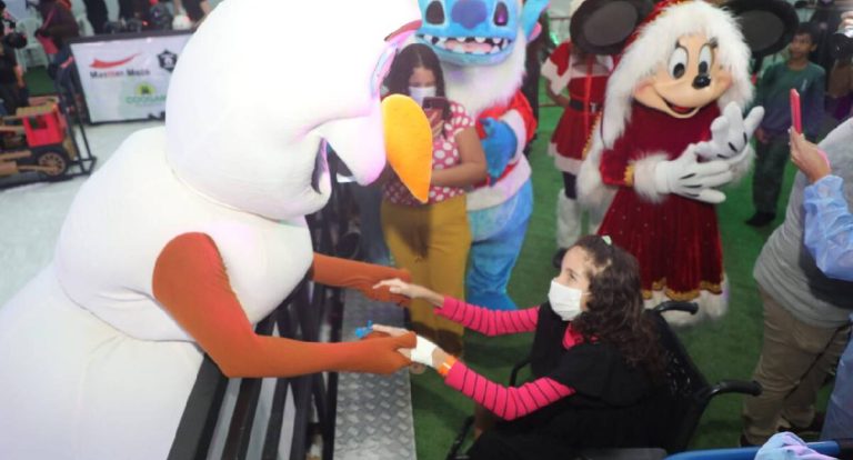 Pacientes do Cosme e Damião vivem noite natalina especial