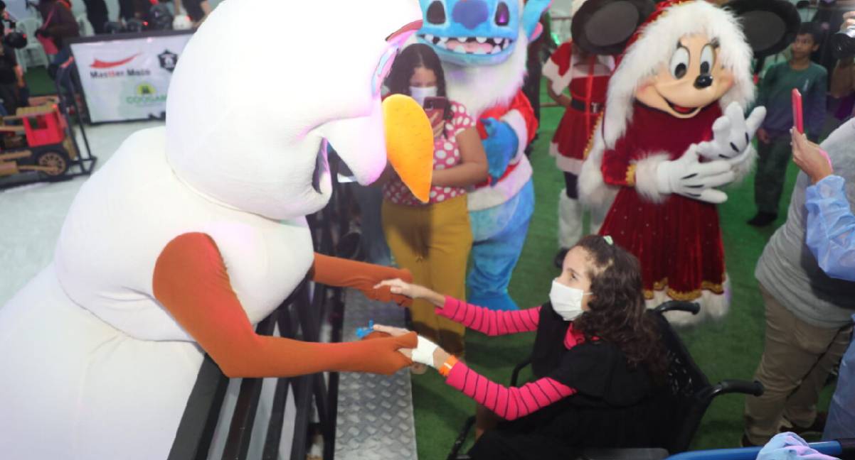 Pacientes do Cosme e Damião vivem noite natalina especial