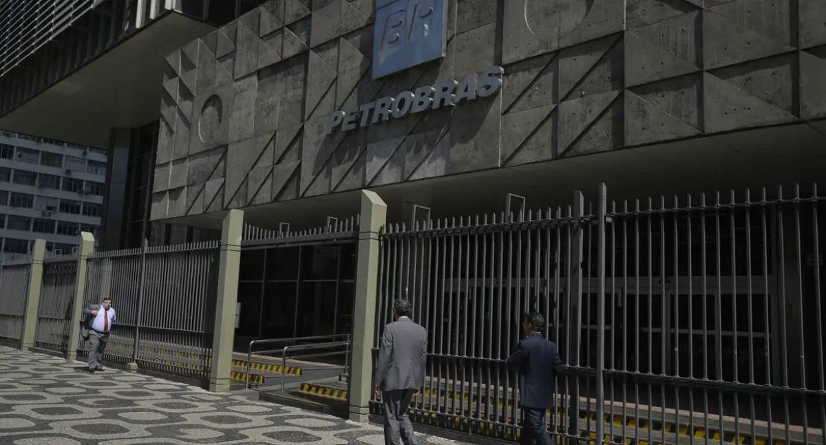 Petroleiros aprovam greve nacional a partir de segunda-feira após rejeitar proposta da Petrobras