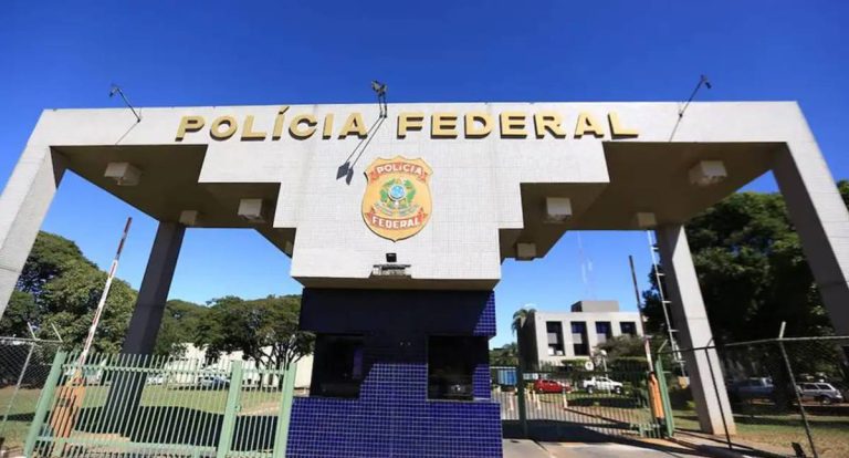 PF consulta STF sobre recebimento de encomendas por Bolsonaro