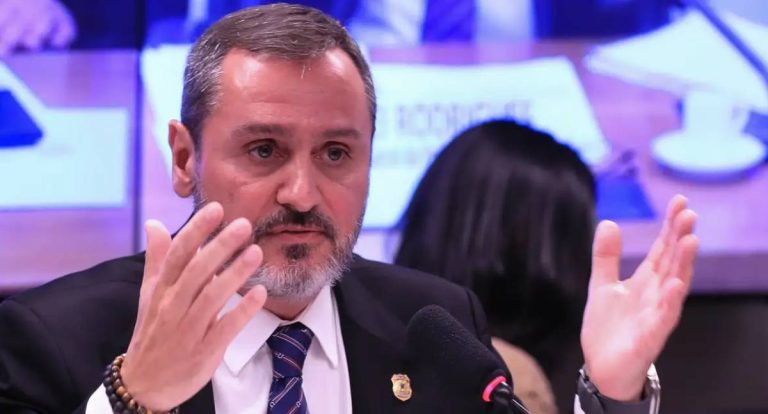 PF garante que investiga desvios de emendas sem medir “estatura política”