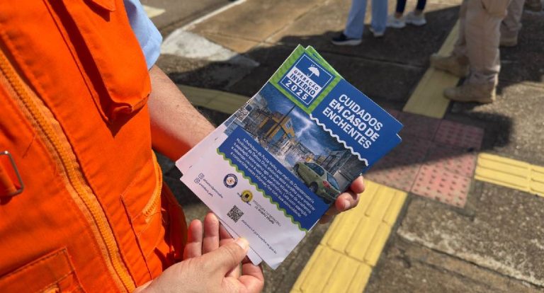 Pit stop orienta a população sobre os cuidados em caso de enchentes