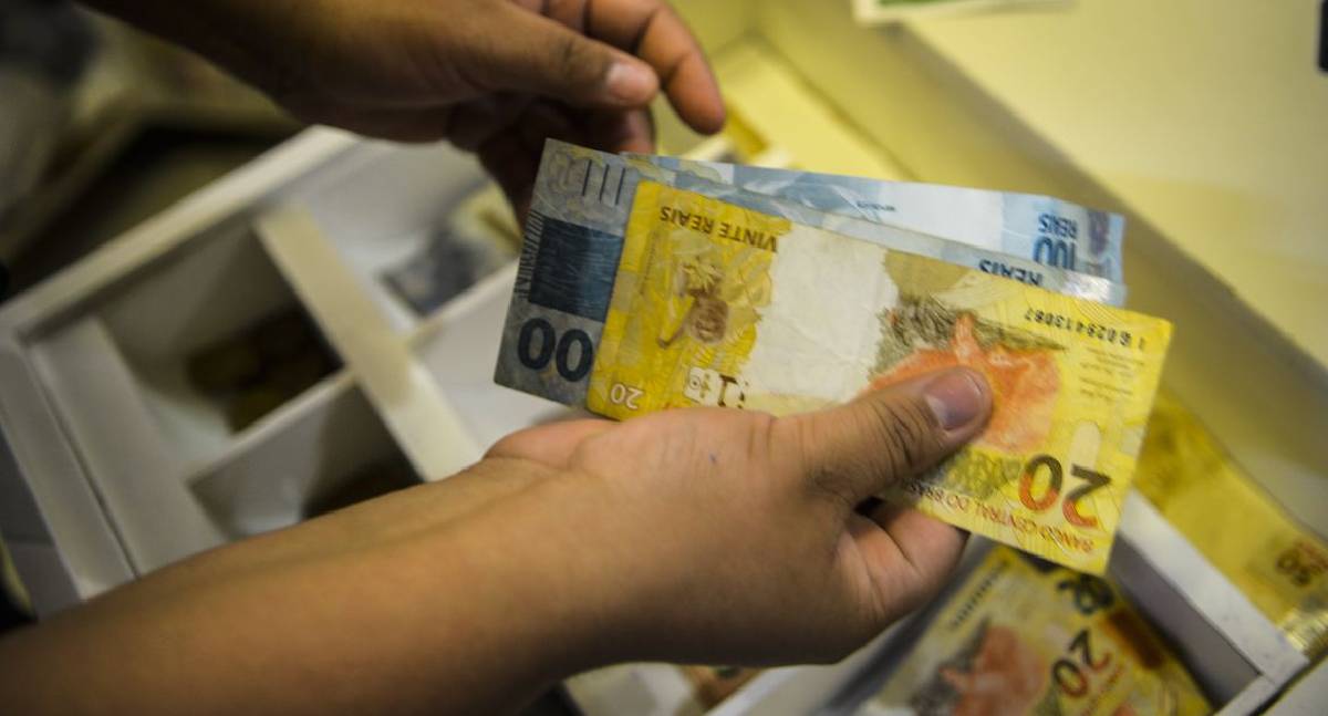 Prazo para sacar abono salarial termina hoje no país