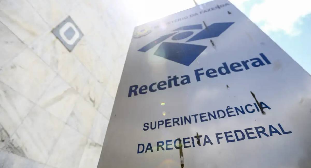 Receita Federal desmente taxação de transações a partir de R$ 5 mil