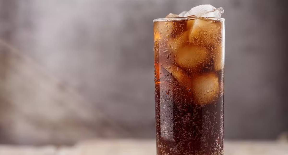 Refrigerantes zero e diet aumentam risco de doença hepática em 60%, diz estudo