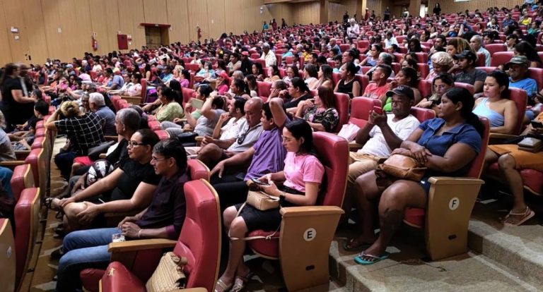 Regularização fundiária avança com entrega de mais de 350 títulos definitivos