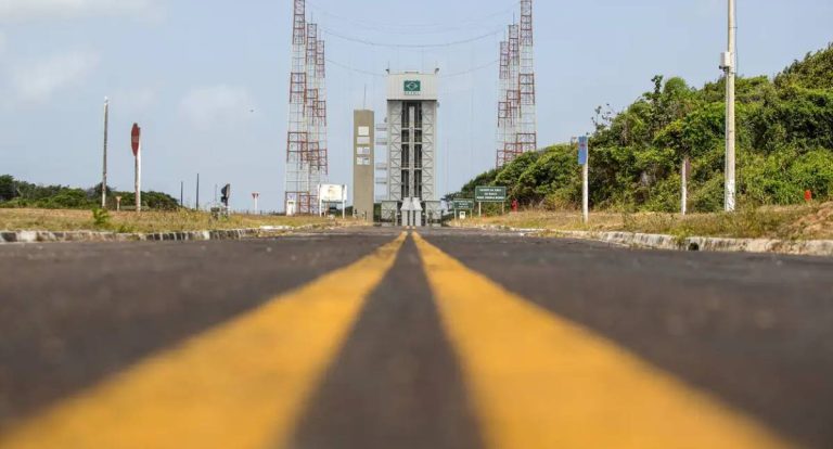 Saiba mais sobre 1º lançamento comercial de foguete no Brasil