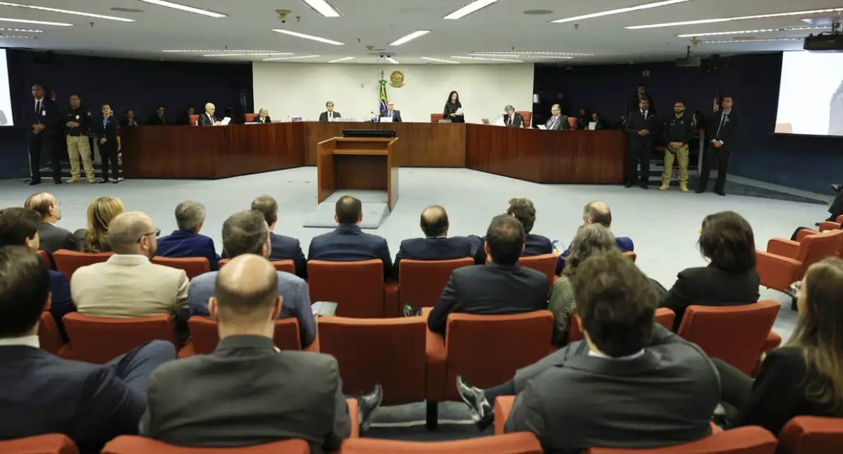 STF julga seis réus em nova fase da trama golpista