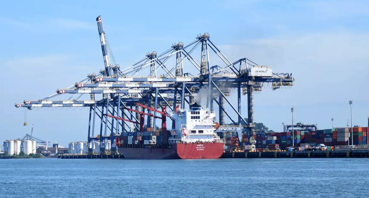 Superávit da balança comercial é o pior para novembro em 4 anos