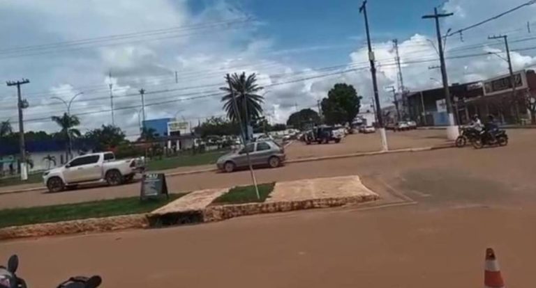 Tiroteio assusta moradores após motociclista furar blitz em RO