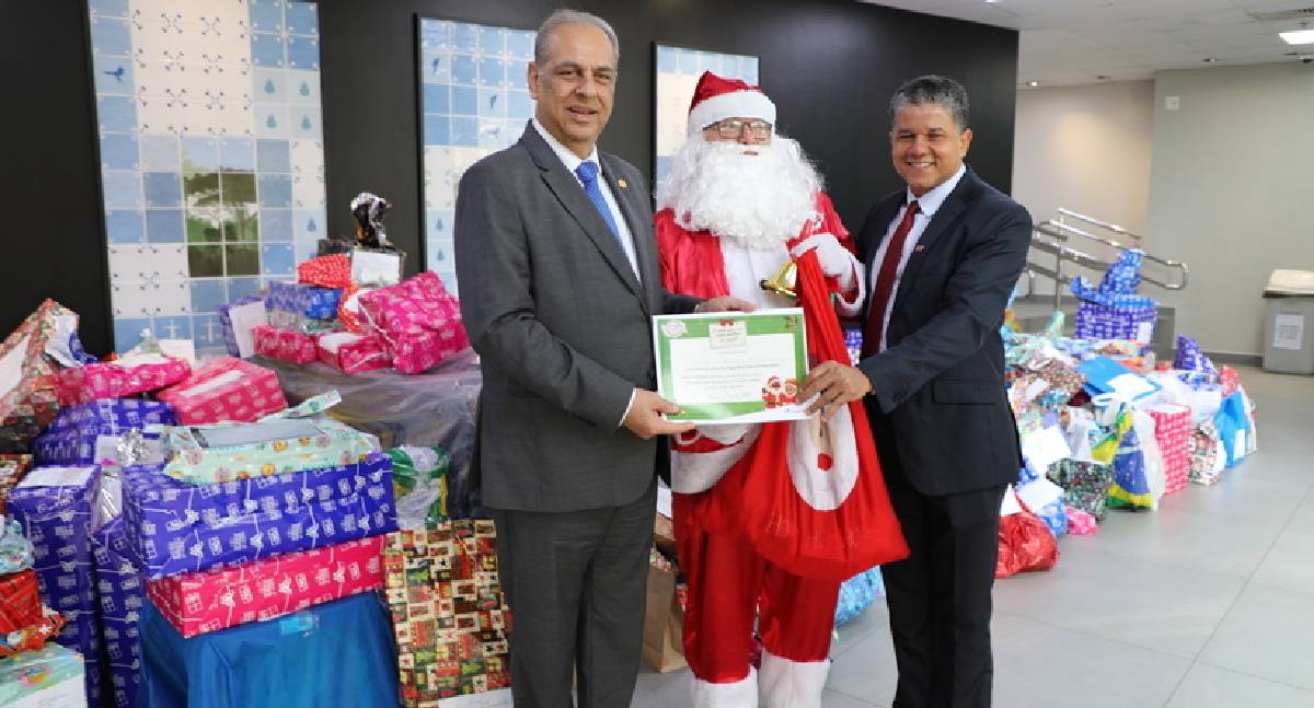 TJRO entrega quase 800 presentes arrecadados para a Campanha Papai Noel dos Correios