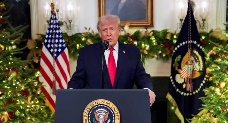 Trump atribui dificuldades econômicas ao governo anterior e anuncia bônus militar