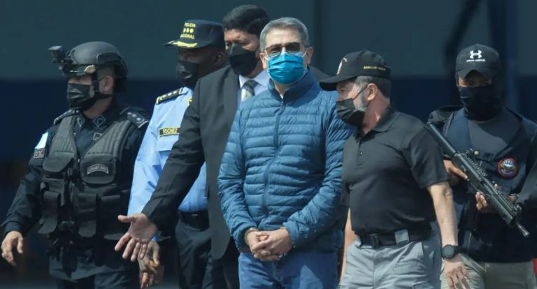 Trump perdoa ex-presidente hondurenho condenado por tráfico de drogas