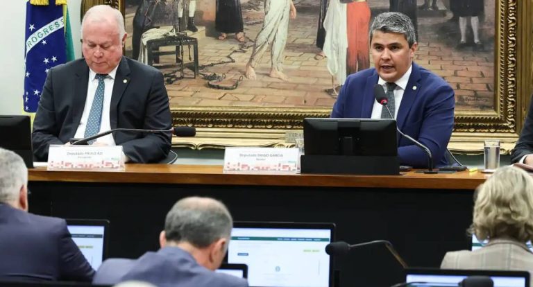 Votação do parecer sobre mandato de Zambelli é adiada na CCJ