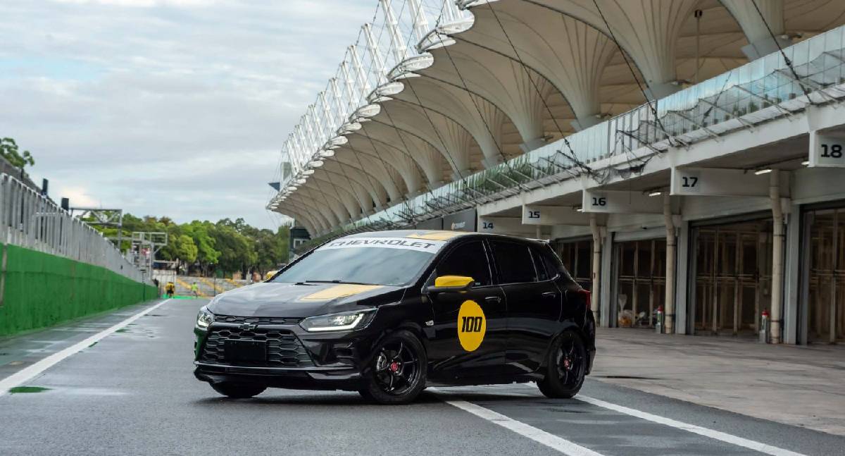 Chevrolet apresenta Onix Track Day e encerra celebrações de 100 anos no Brasil