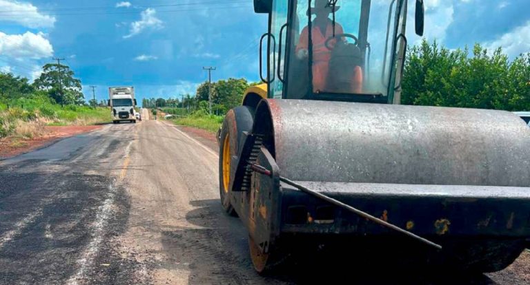 DER recupera 27 km da RO-471 em Ministro Andreazza