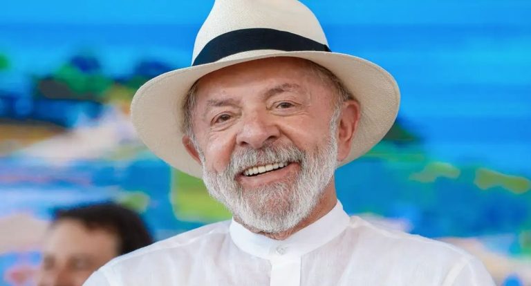 Lula passa por cirurgia de catarata, recebe alta e retoma agenda na segunda