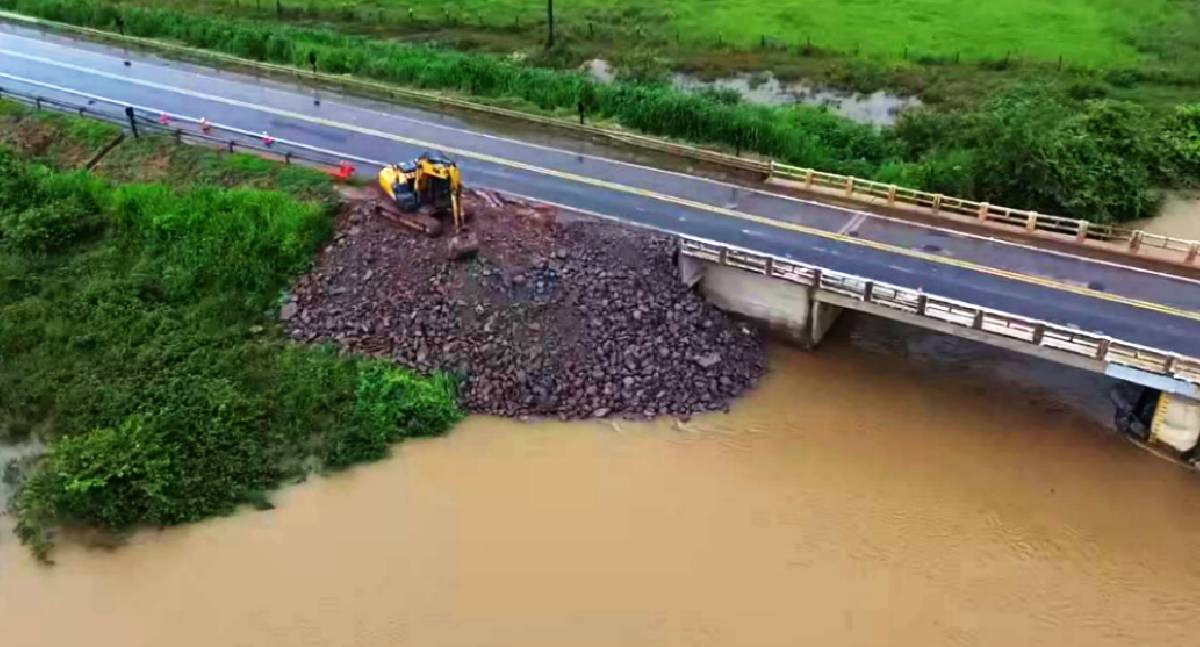 Nova 364 recupera em tempo recorde cabeceira de ponte na BR-364