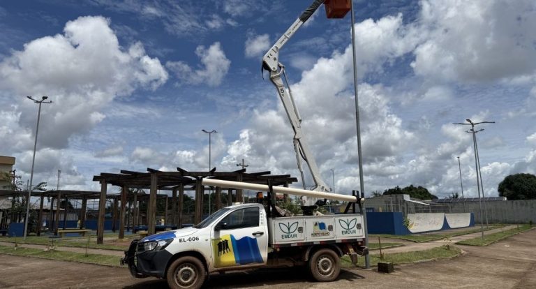 Praça das Camélias é revitalizada com nova iluminação, pintura e melhorias estruturais
