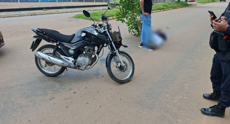 Acidente entre moto e carro deixa motociclista ferido na avenida Mamoré