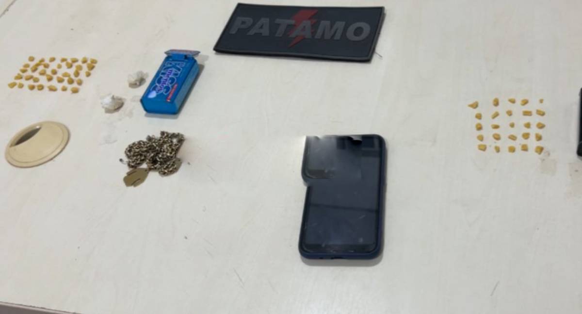 Adolescentes são apreendidos por tráfico de drogas perto de faculdade