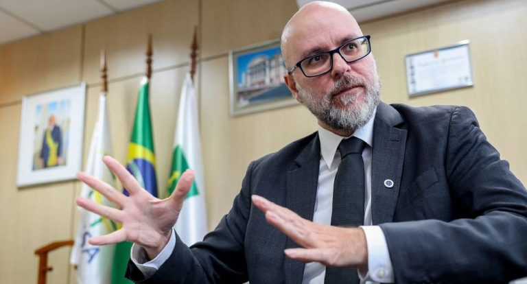 Anvisa quer reduzir filas e priorizar inovação nacional