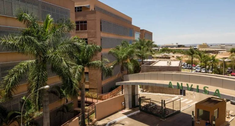 Anvisa suspende suplementos alimentares de duas marcas por falta de segurança