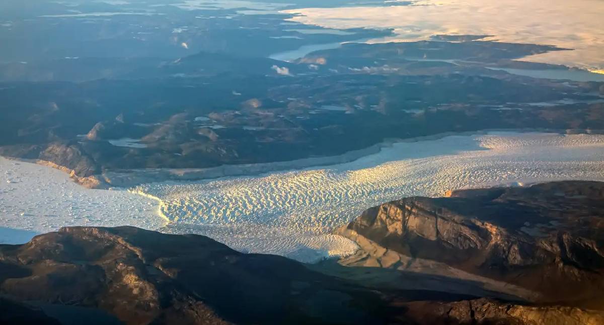 Após Venezuela, Trump ameaça anexar Groenlândia e atacar Colômbia