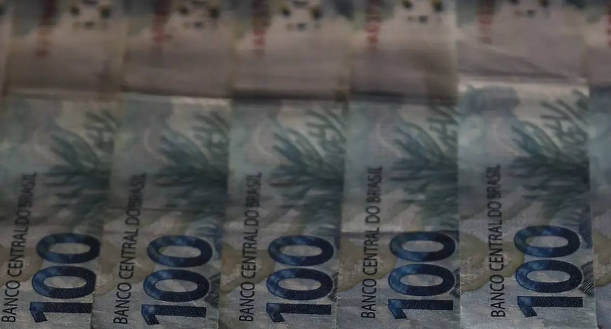 Arrecadação federal bate recorde histórico de 2,89 trilhões de reais em 2025