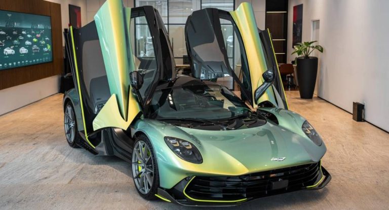 Aston Martin apresenta o Valhalla ao mercado brasileiro