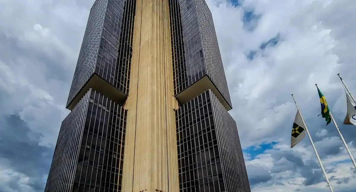 Banco Central mantém taxa Selic em 15% ao ano pela quinta vez