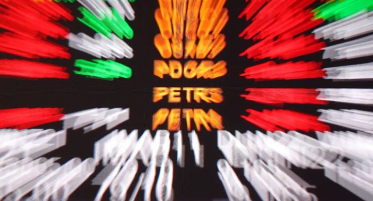 Bolsa de valores renova recorde e supera 184 mil pontos