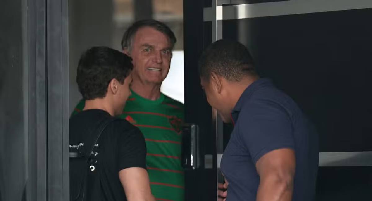 Bolsonaro pede autorização para reduzir pena lendo livros